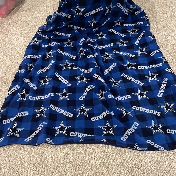 Custom made fleece Dallas cowboys blanket - Picture 2 of 3